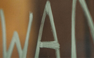 La diferencia entre Generación de Leads y Generación de Demanda (y por qué confundirlas te está costando clientes)